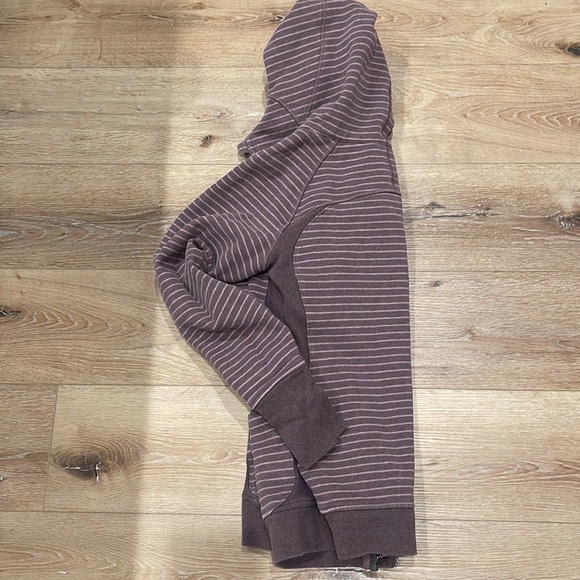 Lululemon scuba sweatshirt - Picture 3 of 5